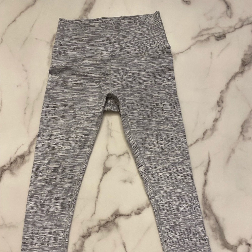 Heather Gray 27” Wunder-Unders SIZE: 6